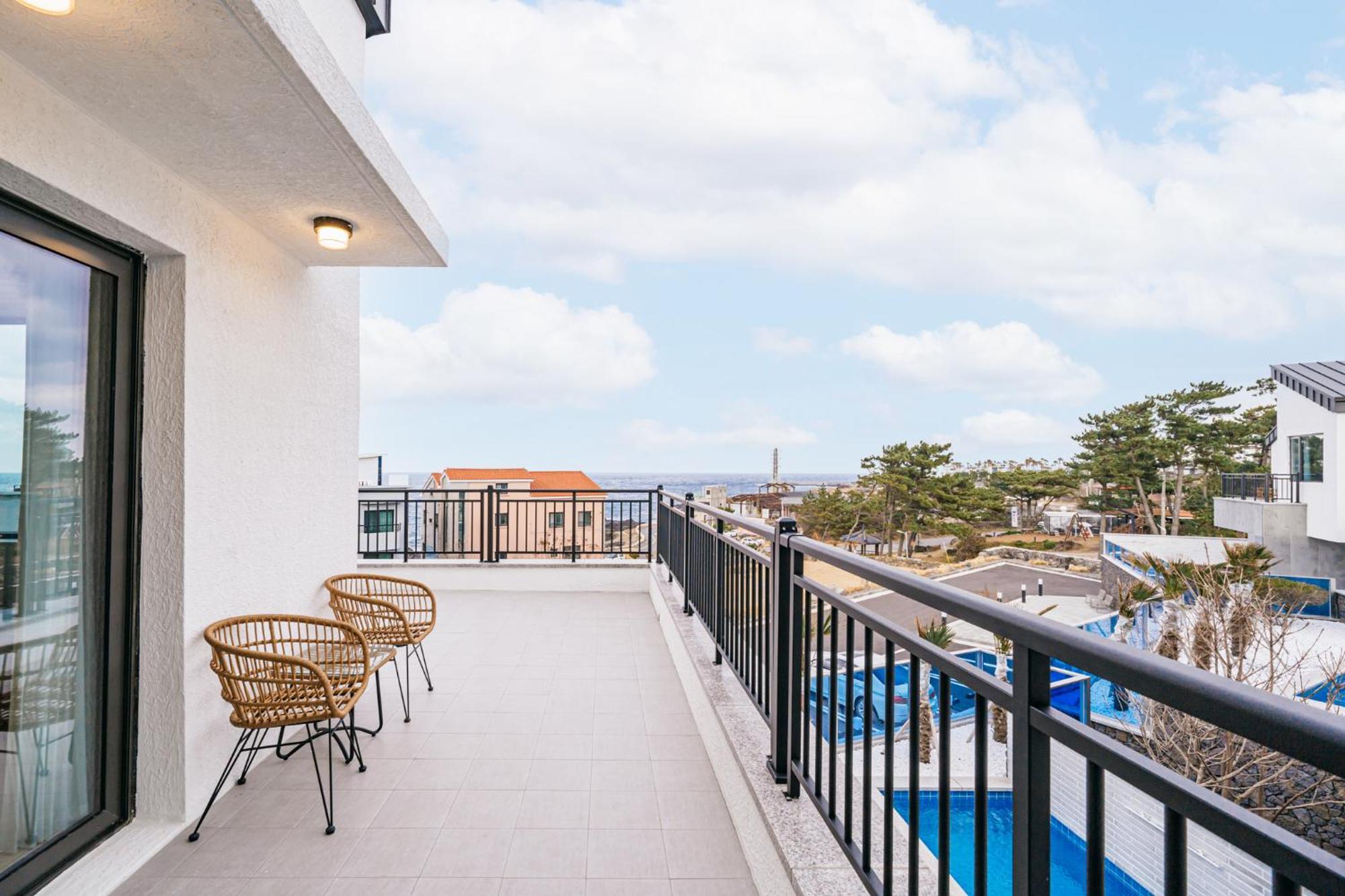 Villa Ddosi Aewol Pool *